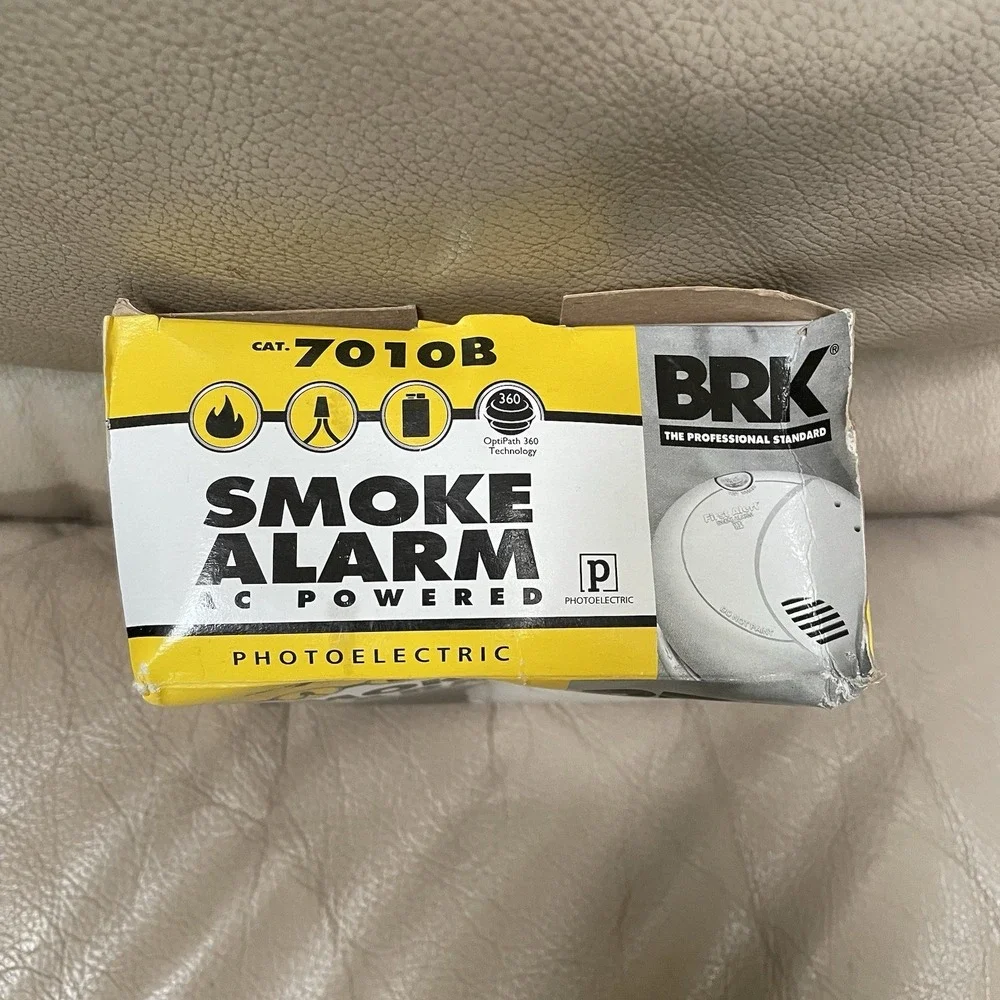 First‎ Alert BRK Cat. 7010B AC Powered Hardwired Smoke Alarm Battery Backup New